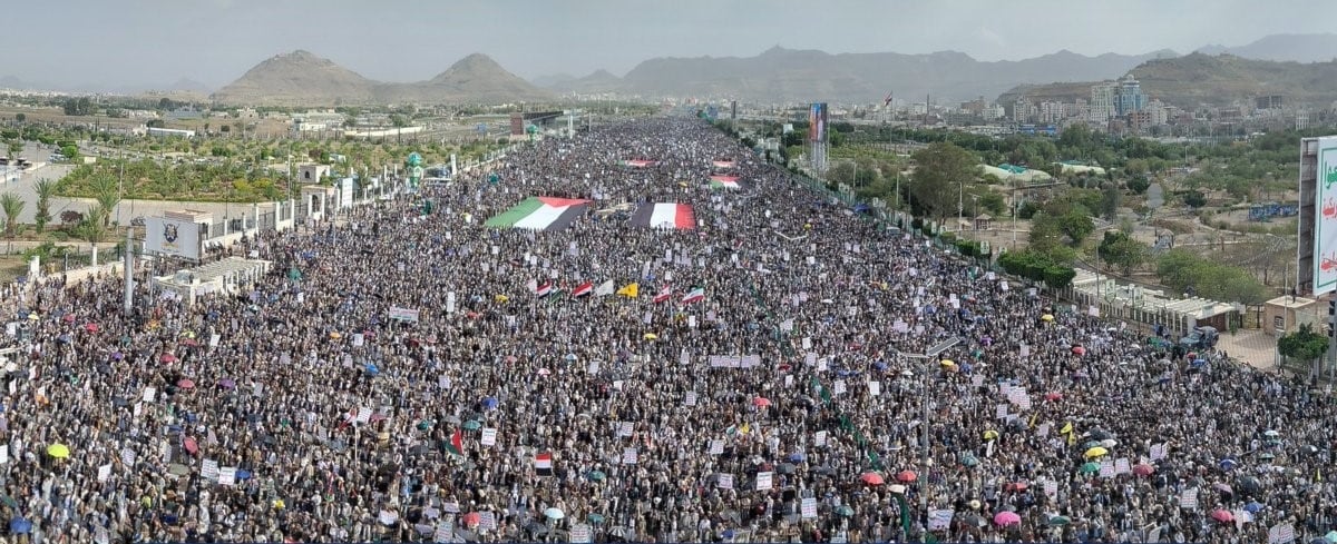 مسيرات اليمن المليونية الداعمة لغزة: لا أمن للكيان الصهيوني مسيرات اليمن المليونية الداعمة لغزة: لا أمن للكيان الصهيوني