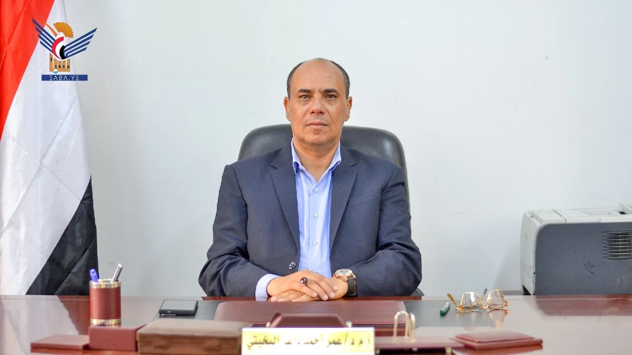 ناطق الحكومة يُعلن اكتمال التجهيزات المتعلقة بإحياء ذكرى المولد النبوي بالعاصمة صنعاء والمحافظات