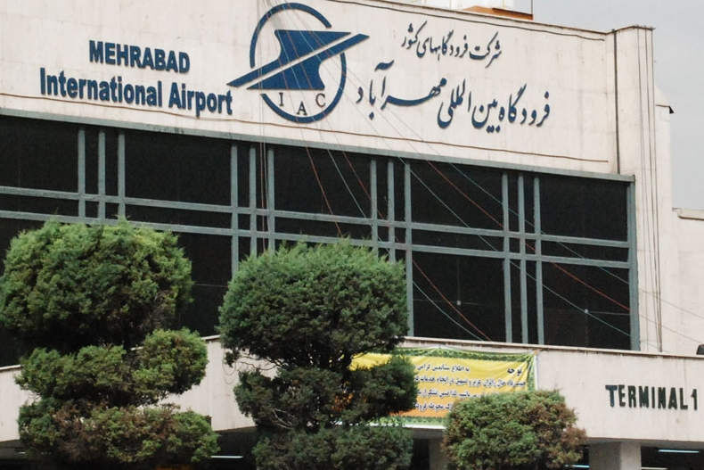 إيران تعلن إغلاق المجال الجوي للبلاد