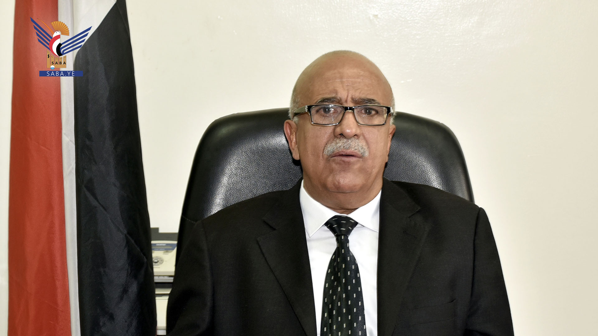 رئيس مجلس الوزراء يعزّي في وفاة عبدالله حاجب
