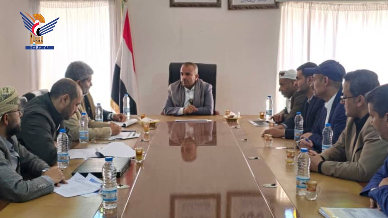 وزير الخدمة المدنية يلتقي أعضاء الفريق الوطني لتبسيط الإجراءات وتطوير جودة الخدمات