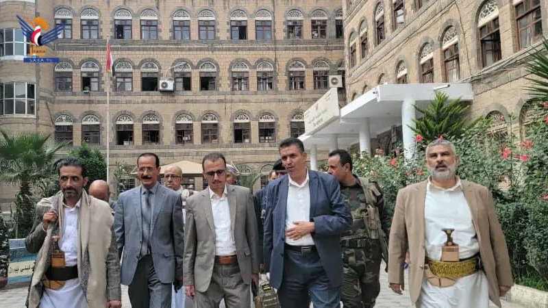 القائم بأعمال رئيس مصلحة الضرائب والجمارك يطلع على العمل في وحدتي كبار المكلفين والتحريات