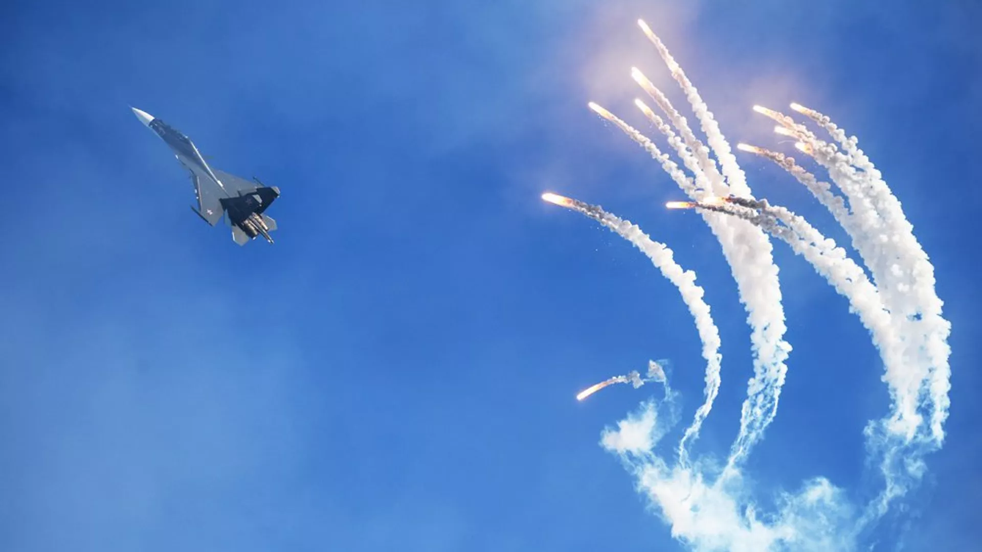 القوات الروسية تدمر معدات النقل العسكري الثقيلة الأوكرانية في زابوروجيه 