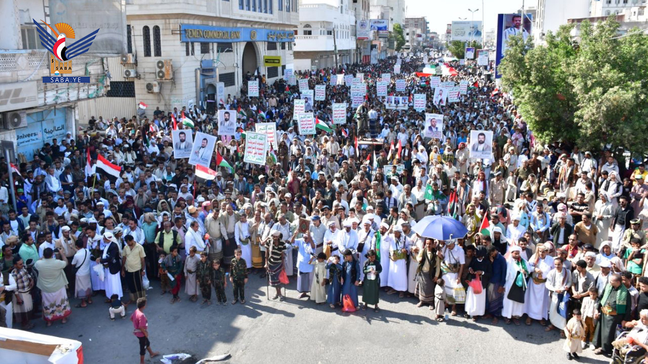 طوفان بشري في 135 ساحة بالحديدة دعما لغزة واعلان النفير في مواجهة الأعداء