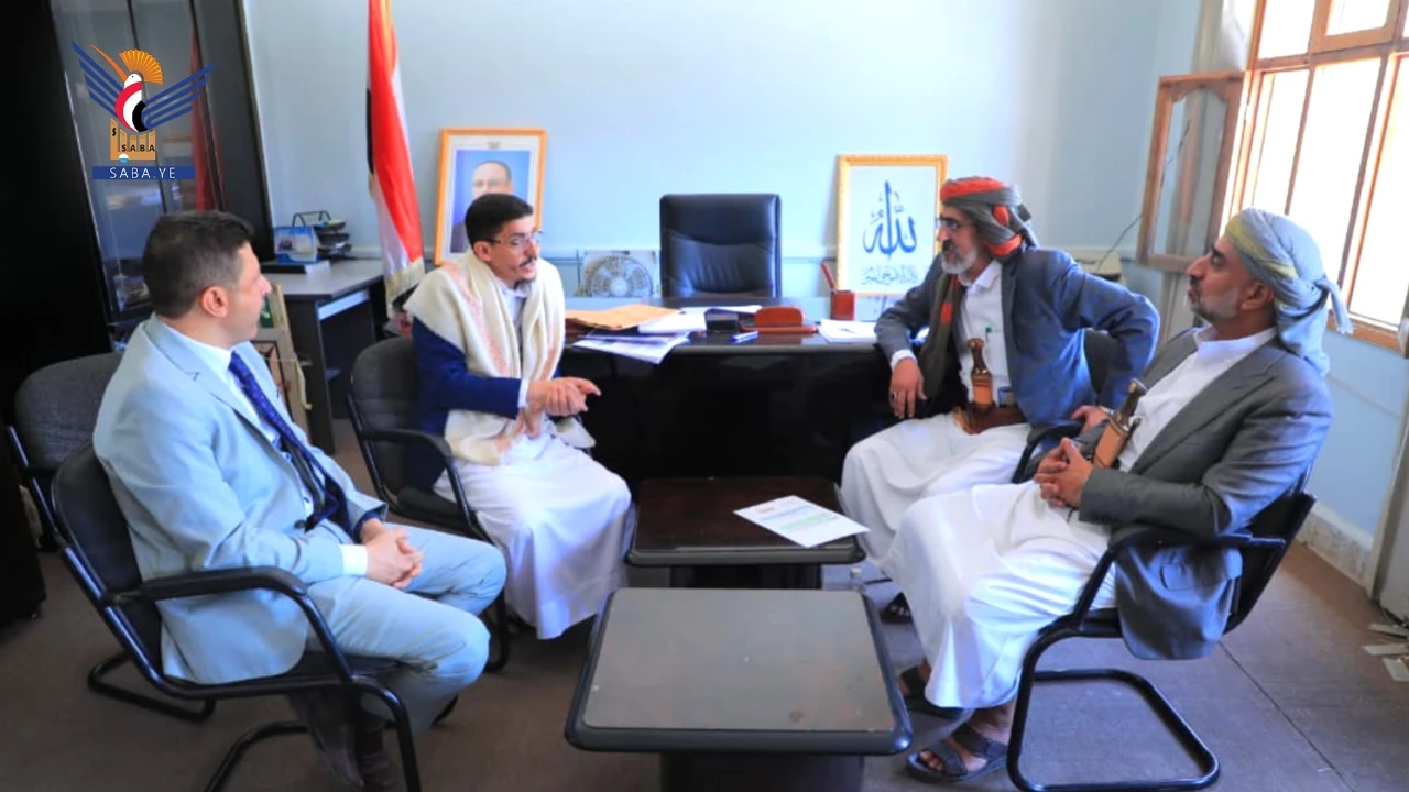 وزير التربية يناقش مع محافظ المحويت سبل تطوير العملية التعليمية بالمحافظة