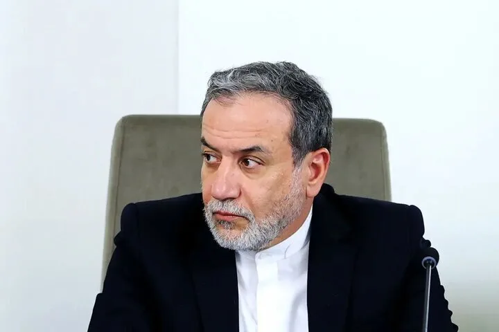 عراقجي لماكرون: الشعب الفرنسي يطالب بتغيير جذري وحرية التجمع