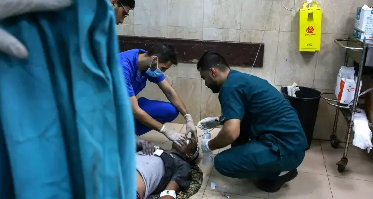 "الصحة بغزة"تطالب بتوفير الحماية الفورية للمستشفيات والطواقم الطبية "الصحة بغزة"تطالب بتوفير الحماية الفورية للمستشفيات والطواقم الطبية