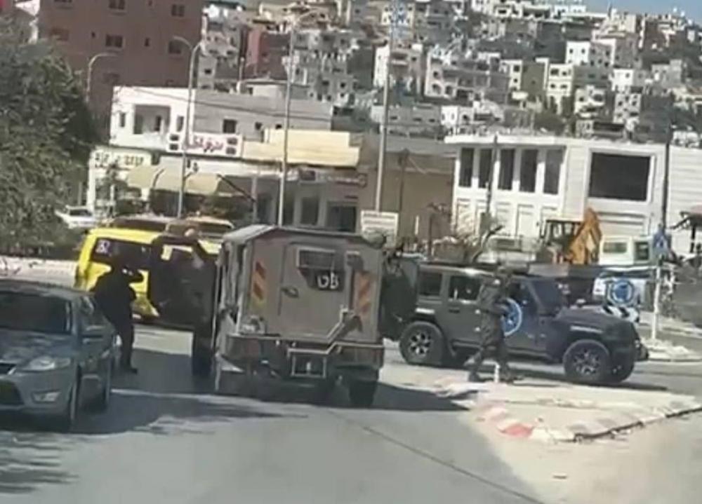 العدو الإسرائيلي يقتحم برقين غرب جنين ويجري تحقيقًا ميدانيًا مع عدد من الشبان الفلسطينيين