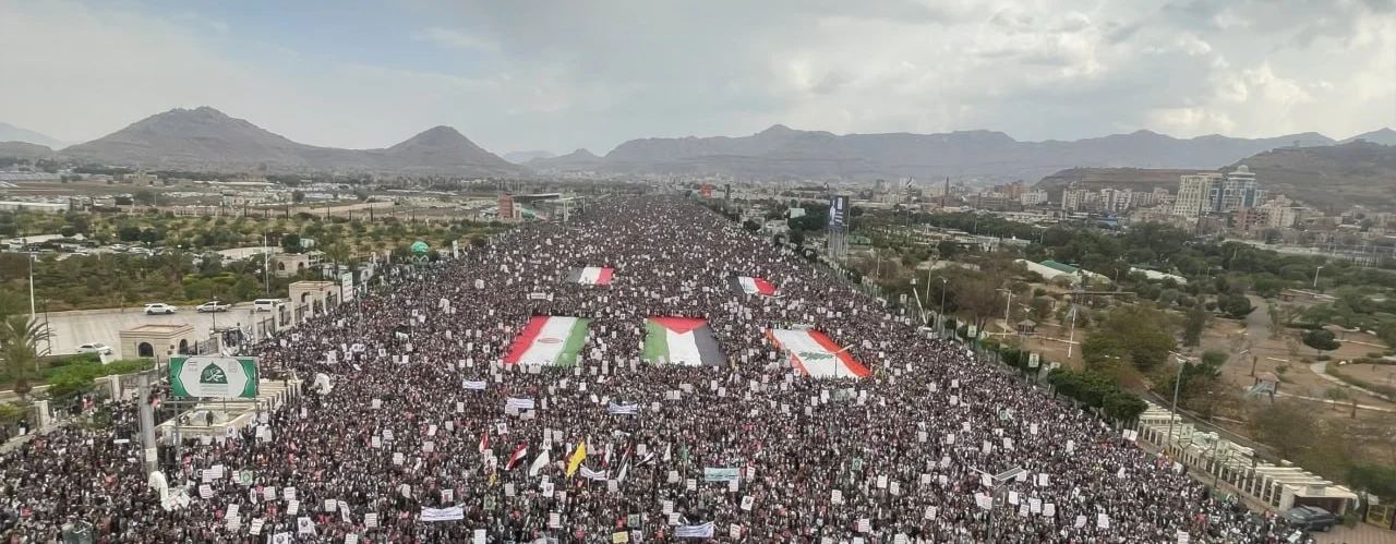 اليمن: المسيرات المليونية تفوض السيد الحوثي باتخاذ كل القرارات المناسبة لحماية البلاد