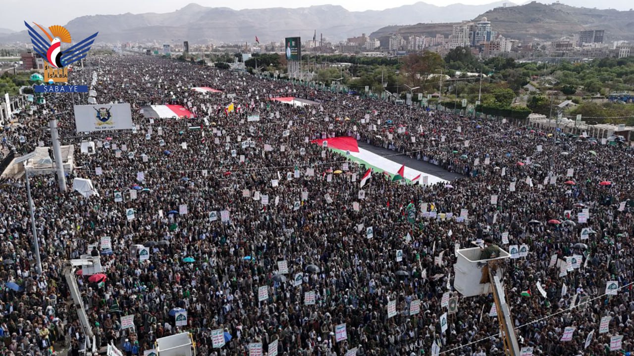 مسيرة مليونية بالعاصمة صنعاء تحت شعار "مع غزة جهاد وثبات.. غضبا للدماء المسفوكة والمقدسات المنتهكة"