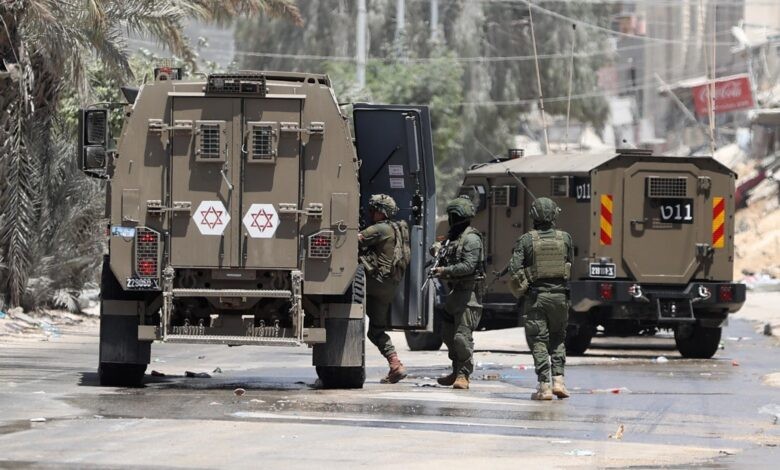 العدو الصهيوني يجبر مصلين فلسطينيين على مغادرة مسجد غرب رام الله