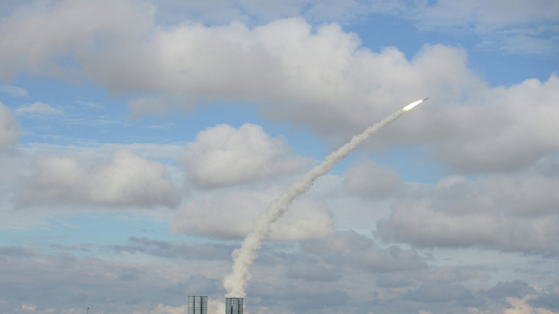 الدفاع الروسية: الدفاع الجوي دمر 71 طائرة مسيرة أوكرانية الليلة الماضية