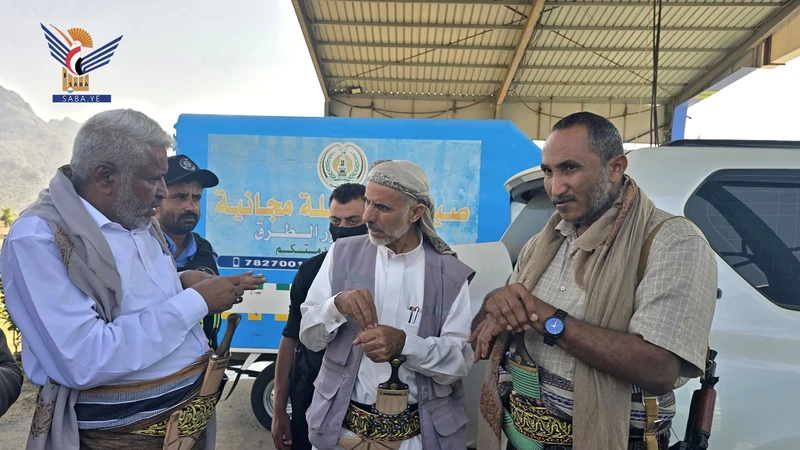 مفتاح يلتقي المحافظ عطيفي ويتفقد أعمال صيانة طريق صنعاء - الحديدة