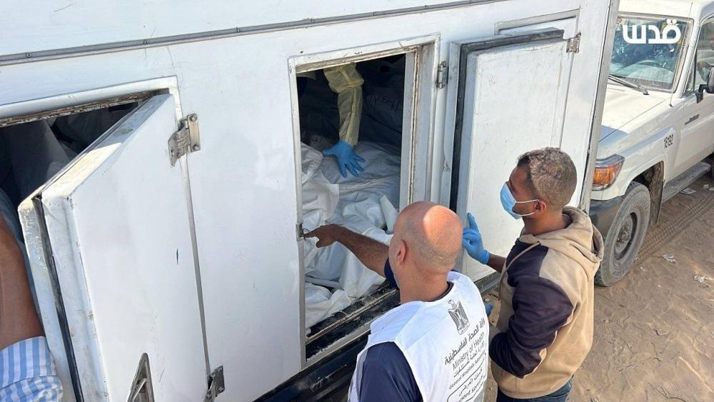العدو الصهيوني يسلم عشرات جثامين الشهداء الفلسطينيين ضمن صفقة التبادل