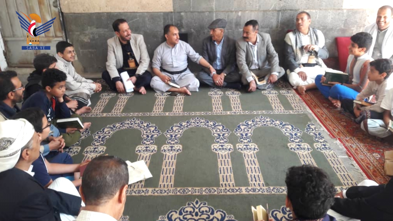 قيادات تنفيذية ومحلية بالأمانة تتفقد الدورات الصيفية بمديرية التحرير