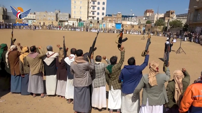 عمران .. وقفة قبلية مسلحة وفاءً لتضحيات الشهداء والثبات على الموقف عمران .. وقفة قبلية مسلحة وفاءً لتضحيات الشهداء والثبات على الموقف