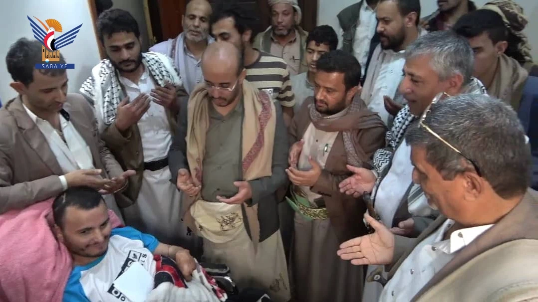 نائب مدير مكتب الرئاسة والمحامي العام يتفقدان جرحى مديرية معين