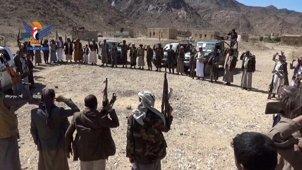 مأرب.. وقفة مسلحة لأبناء وادي حباب وفاء للشهداء وتأكيدا على الجهوزية