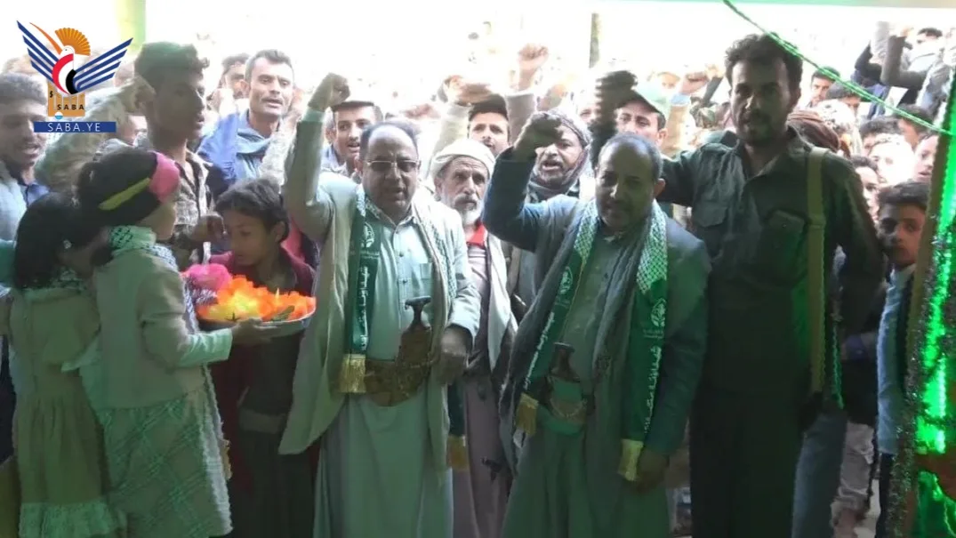 حجة ..افتتاح معرض صور الشهداء وزيارات لأسرهم بكحلان الشرف
