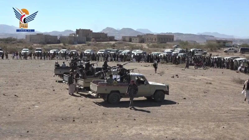 وقفة قبلية مسلحة في القرشية بالبيضاء تأكيدًا على الجهوزية لمواجهة الأعداء