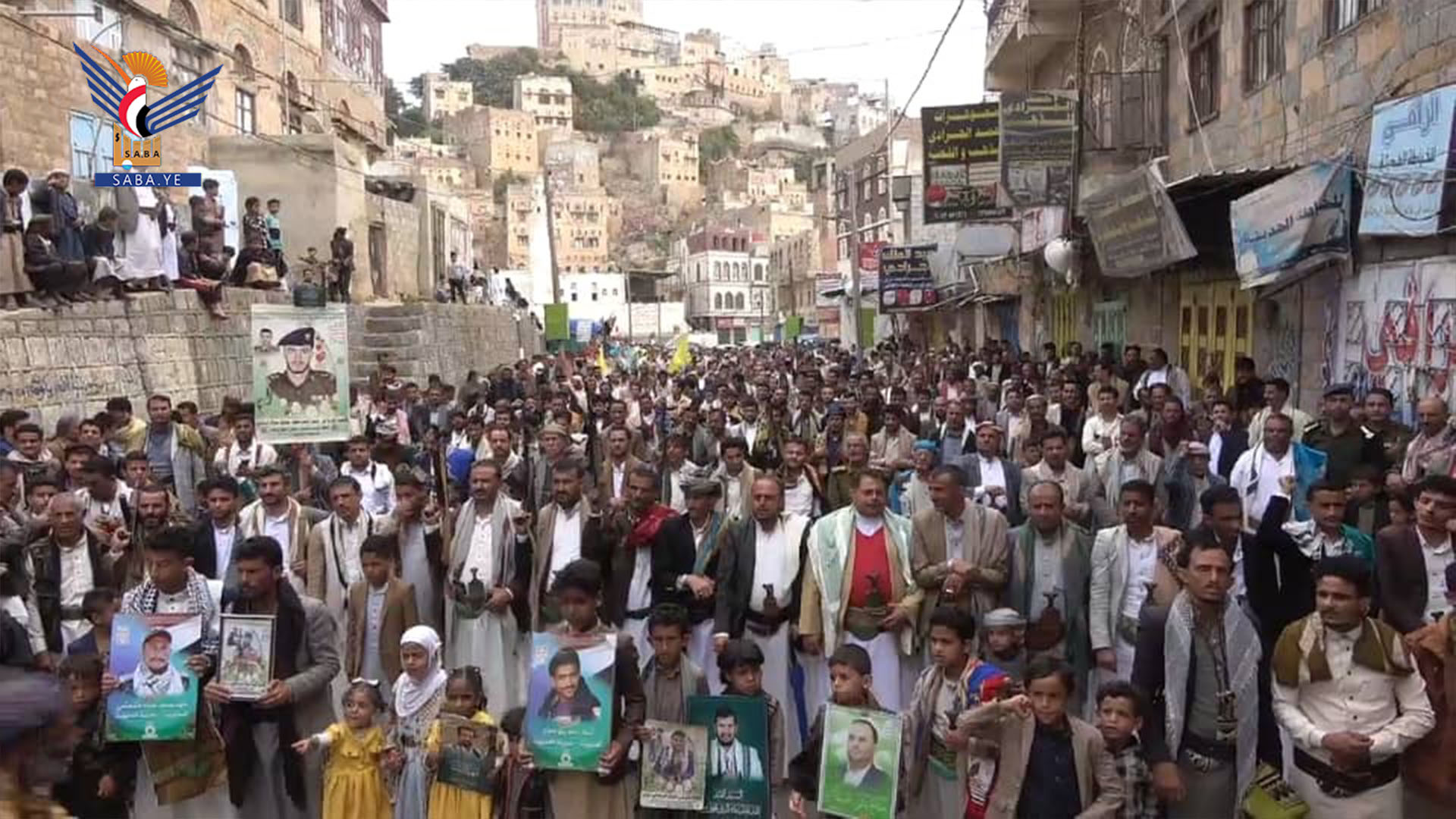 مسيرات حاشدة بالمحويت تحت شعار " مع غزة ولبنان.. دماء الشهداء تصنع النصر"
