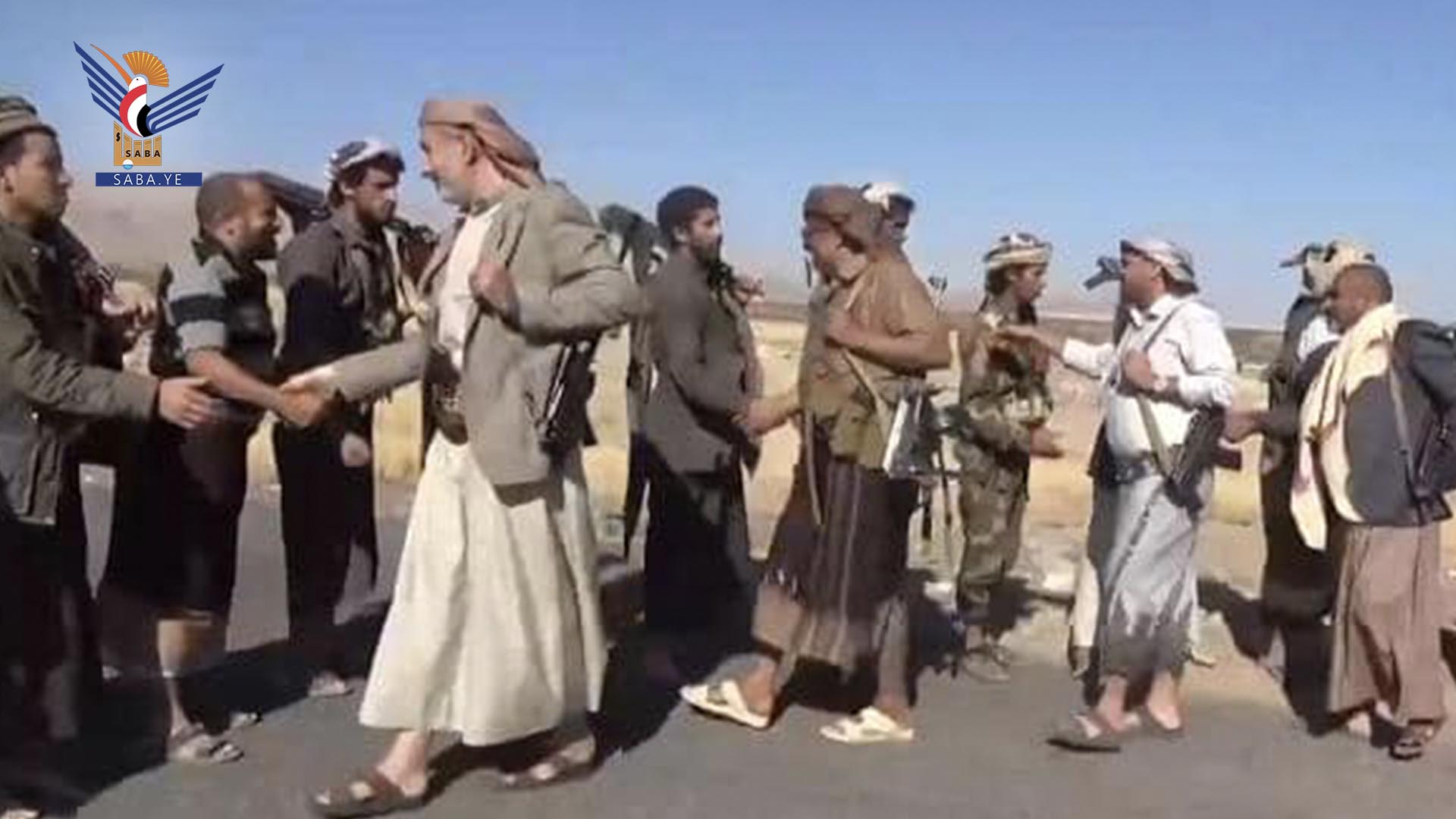 وزير النفط ومحافظ مأرب يتفقدان أحوال المرابطين في عدد من جبهات المحافظة
