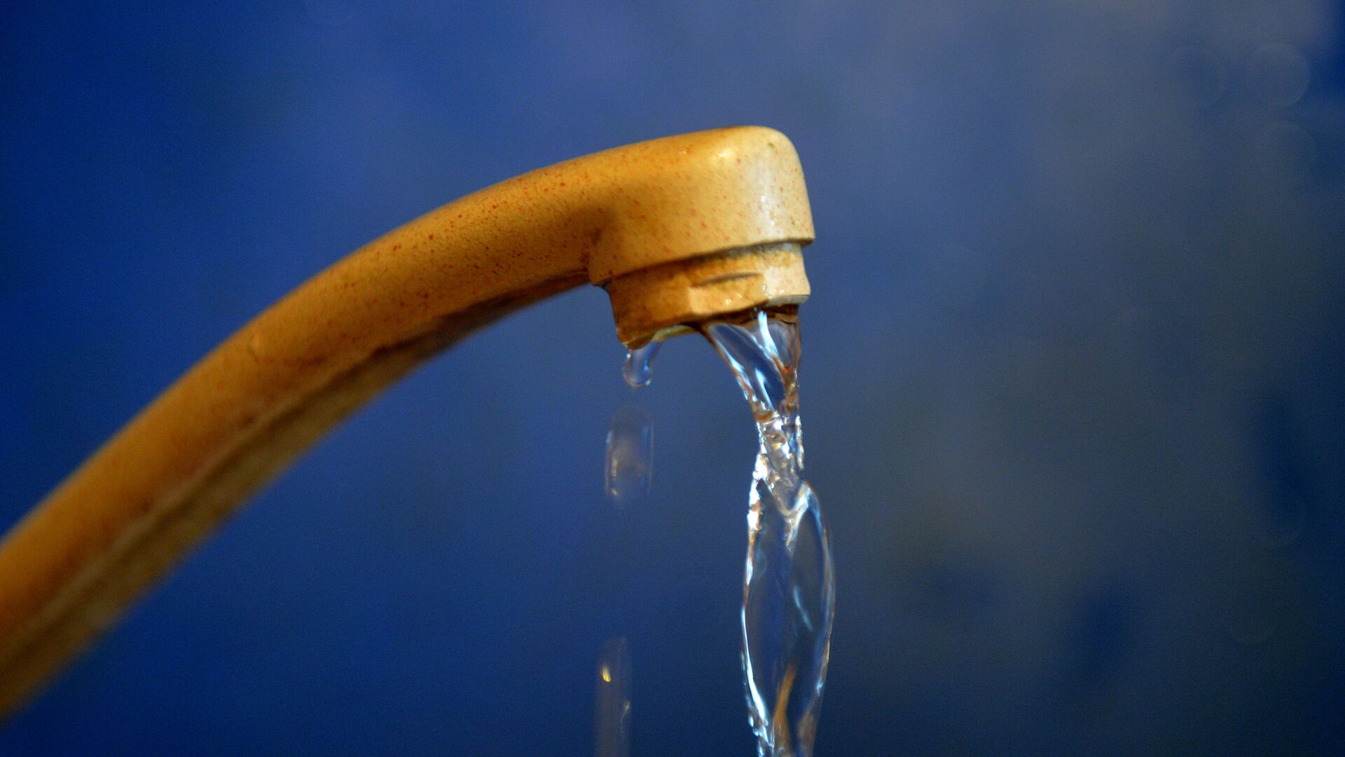 دراسة صادمة: مادة كيميائية في مياه الشرب الأمريكية تزيد مرض التوحد بنسبة 500% دراسة صادمة: مادة كيميائية في مياه الشرب الأمريكية تزيد مرض التوحد بنسبة 500%