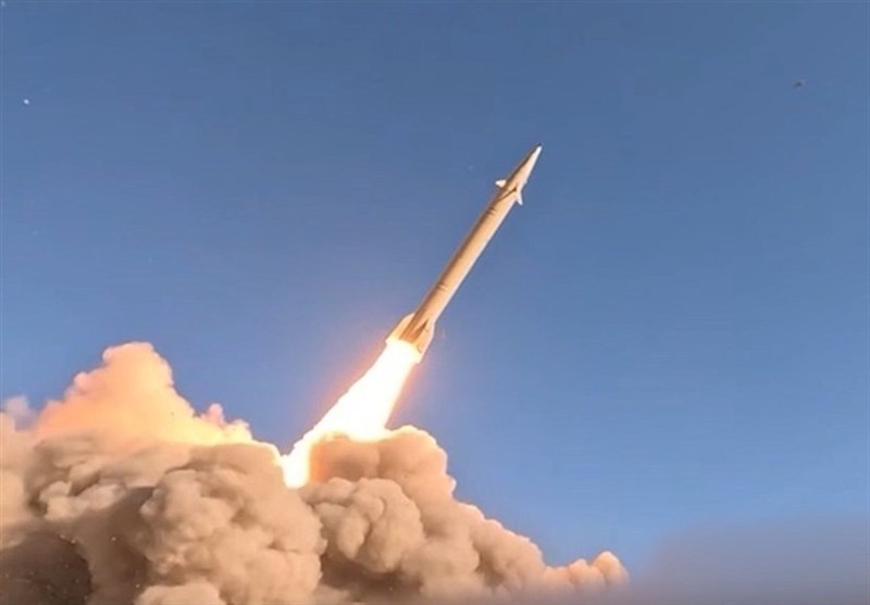 البحرية الإيرانية تستهدف حاملة الطائرات الأمريكية "أبراهام لنكولن" مجدداً