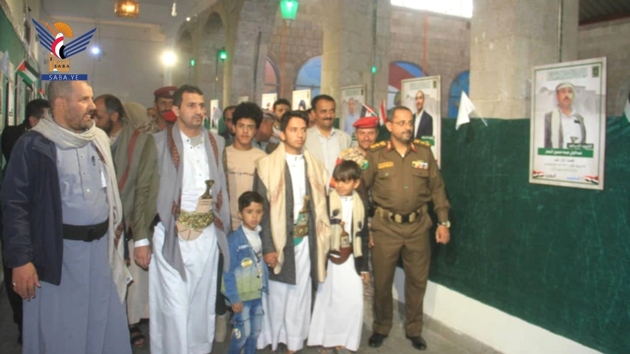 إفتتاح معرض صور شهداء مؤسستا "26 سبتمبر" و"اليمن"