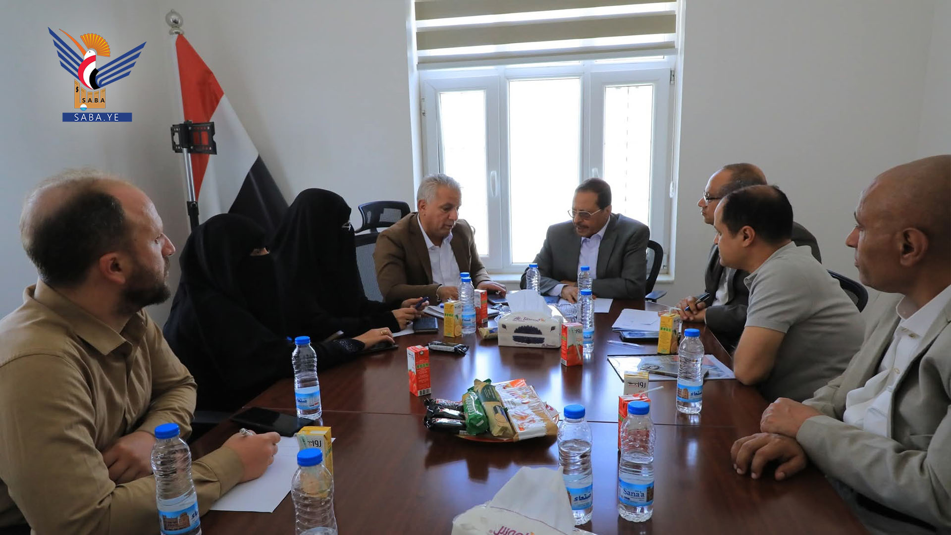 مناقشة سبل تعزيز التعاون بين الغرفة التجارية ومكتب الصحة بأمانة العاصمة
