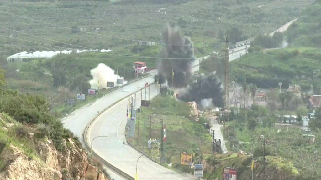 الجيش اللبناني يقوم بإخلاء جسر القاسمية البحري إثر تهديد إسرائيلي بالقصف