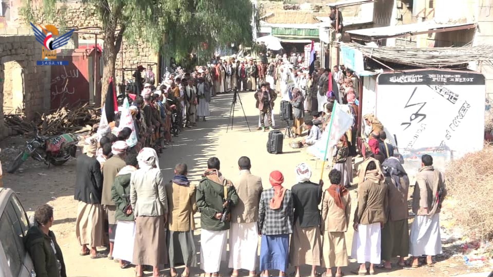 صنعاء.. وقفة مسلحة وتطبيق قتالي في مديرية الحيمة الخارجية