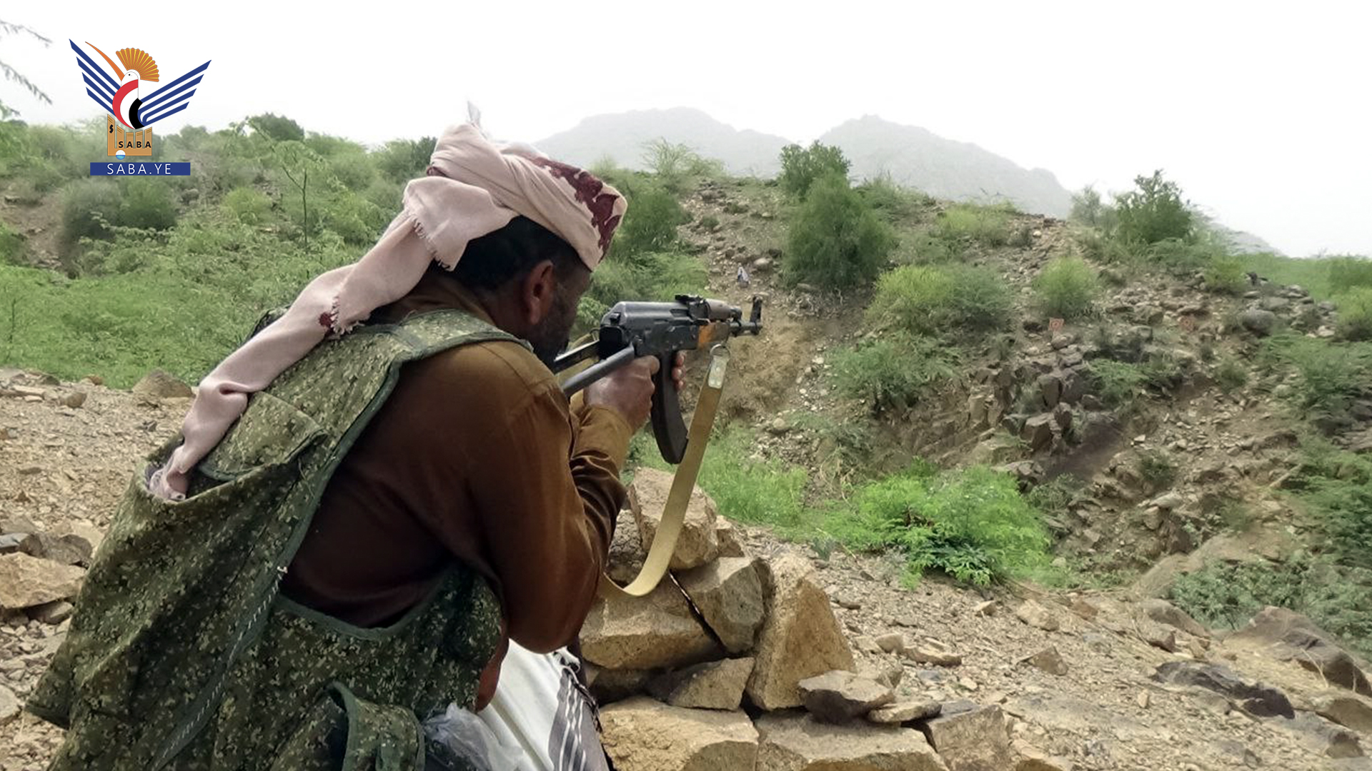 مناورة رمزية لوحدات التعبئة الشعبية في مديرية السخنة بالحديدة