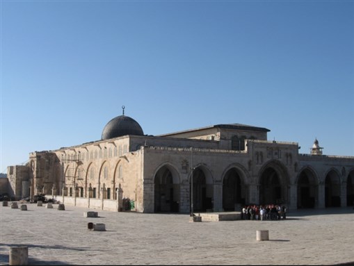 العدو الإسرائيلي يصعّد من سياسة الإبعاد عن "الأقصى" قبيل شهر رمضان