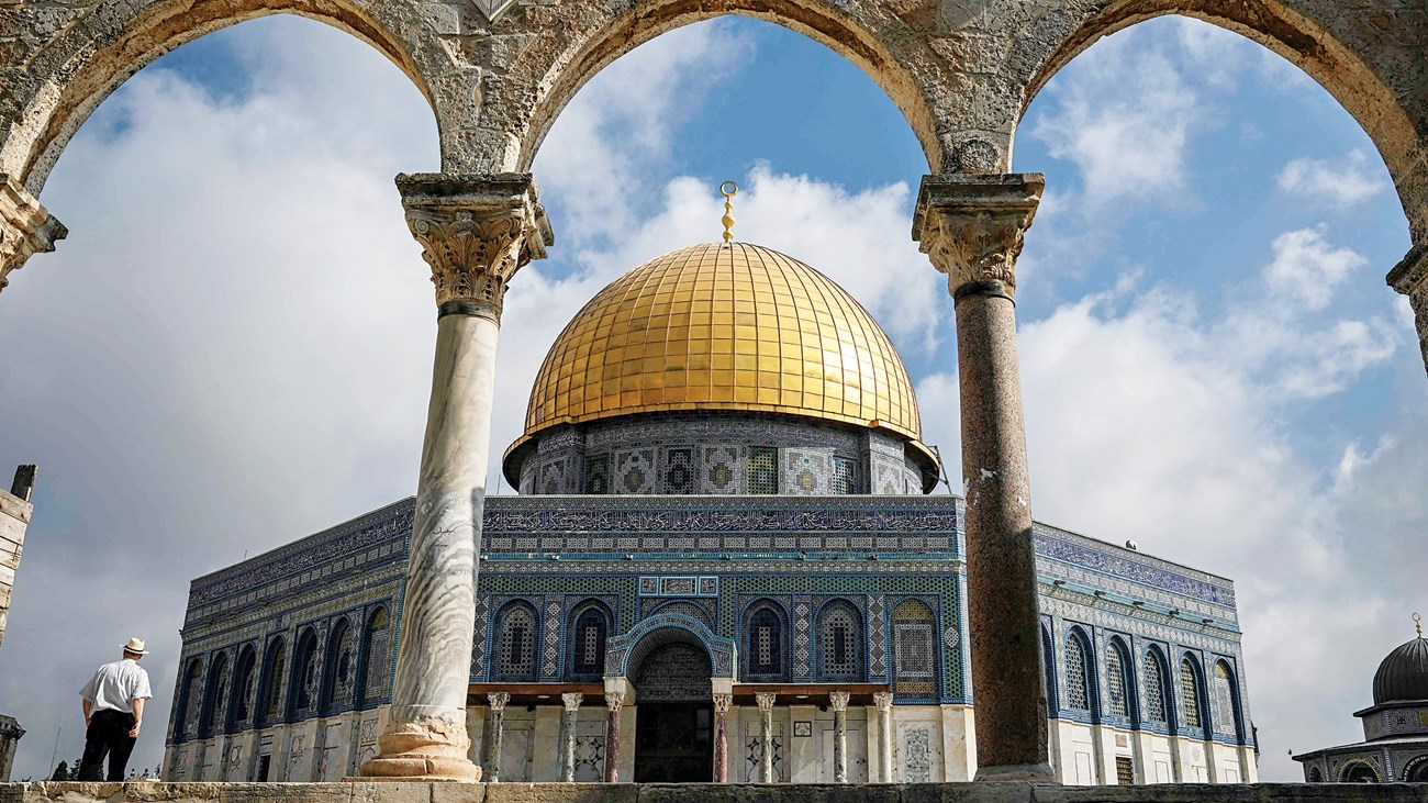 مستوطنون يجددون اقتحام الأقصى وسط إجراءات مشددة