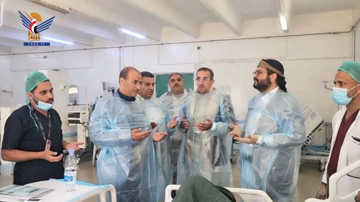الرويشان وشيبان يفتتحان أقسامًا جديدة للعمليات والعناية المركزة بمستشفى ذمار العام
