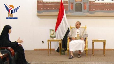 نائب وزير الخارجية يلتقي رئيسة بعثة اللجنة الدولية للصليب الأحمر بصنعاء