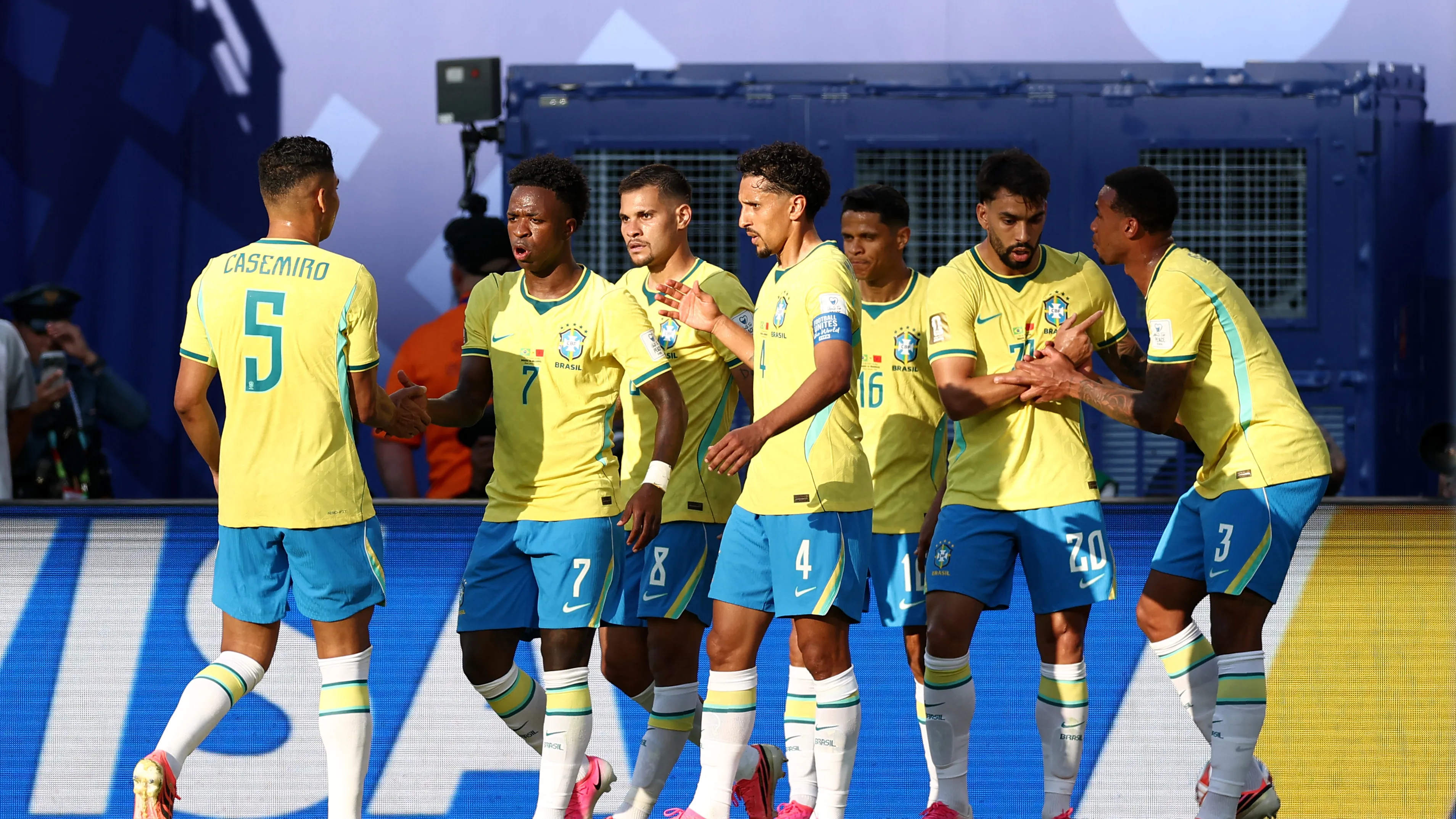 فينيسيوس أبدع بثنائية.. البرازيل تسحق اسكتلندا بثلاثة أهداف في كأس العالم