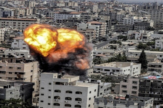 17 شهيدًا بمجزرة للعدو في مخيم النصيرات وسط قطاع غزة