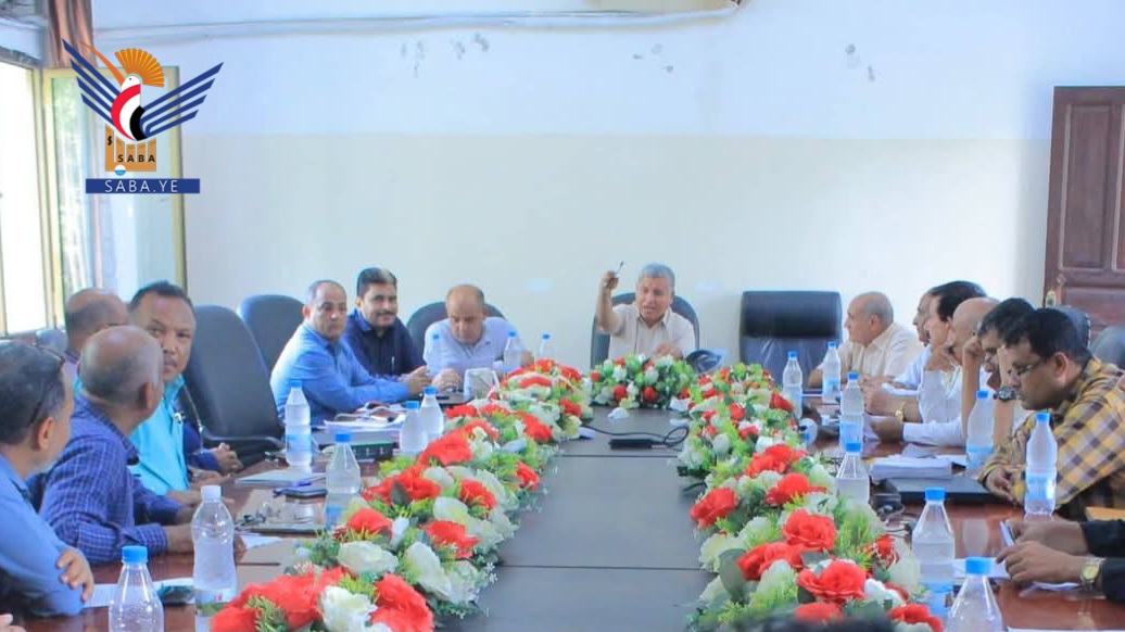 جامعة الحديدة تناقش خطة وآلية تنفيذ برامجها ضمن أنشطة الدورات الصيفية