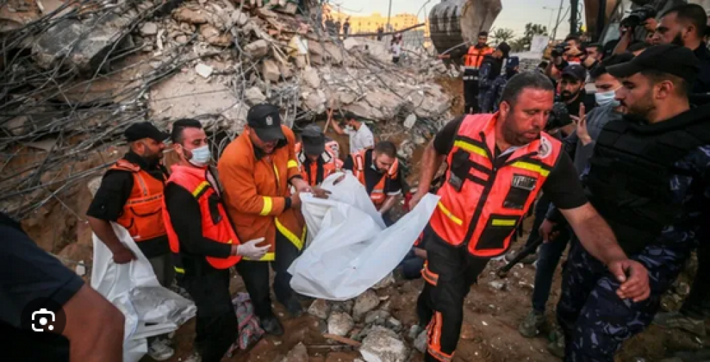 الدفاع المدني في غزة يطالب بتدخل دولي عاجل لمواصلة عمليات البحث والإنقاذ  