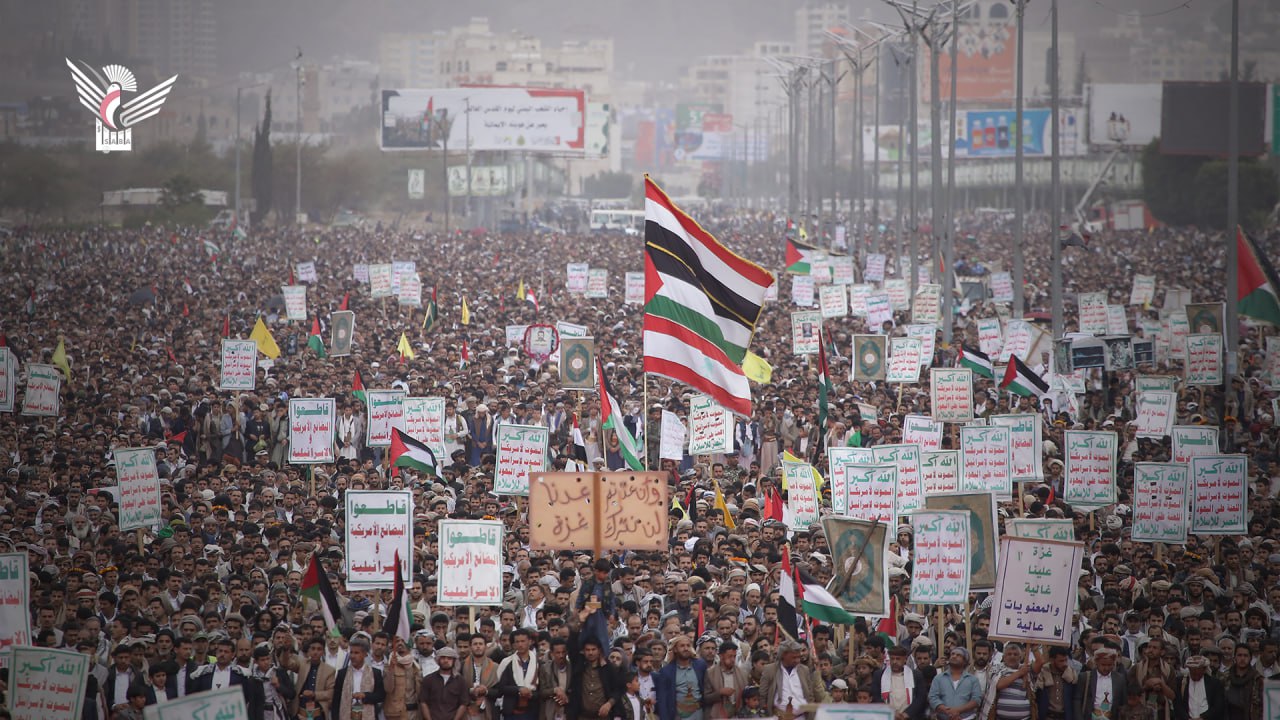الحشود المليونية بالعاصمة والمحافظات تعلن الجهوزية لمواجهة التصعيد الأمريكي ومواصلة إسناد غزة كموقف مبدئي الحشود المليونية بالعاصمة والمحافظات تعلن الجهوزية لمواجهة التصعيد الأمريكي ومواصلة إسناد غزة كموقف مبدئي