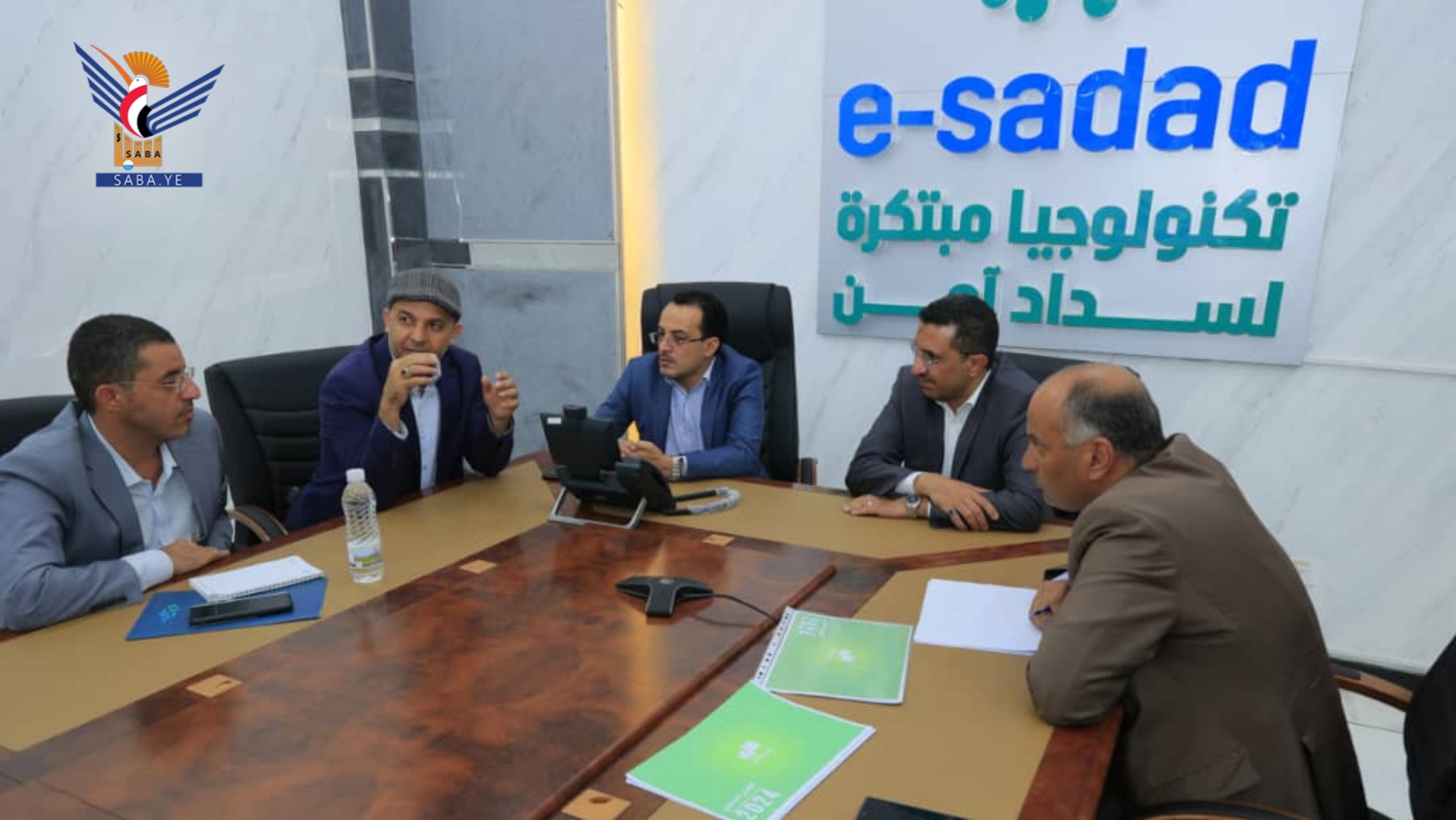وزيرا المالية والاتصالات يطلعان على مشاريع التحول الاستراتيجي في البريد اليمني