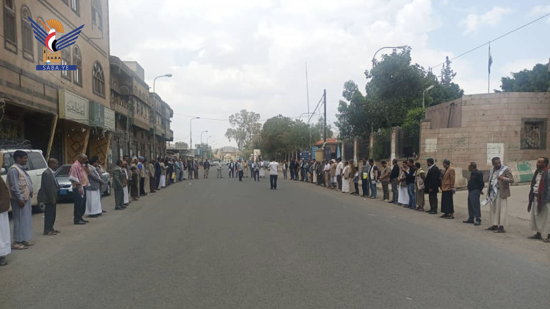 وقفات للمكاتب التنفيذية بأمانة العاصمة تأكيدًا على التمسك بالمشروع القرآني