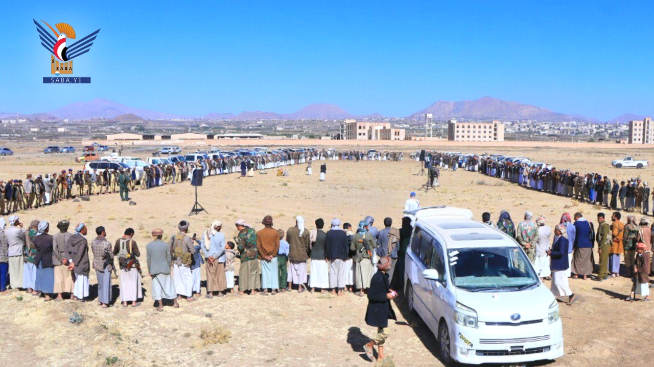 وقفة قبلية مسلحة بمديرية همدان تنديدًا بالإساءة للقرآن واستعدادًا لأي تصعيد