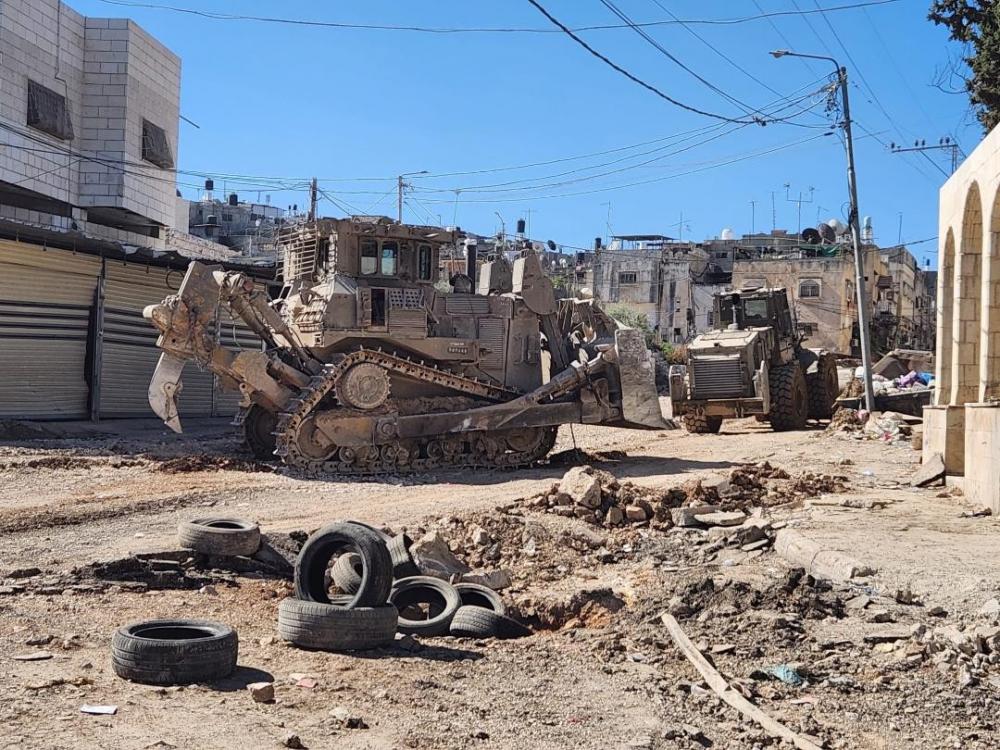   العدو الصهيوني يواصل عدوانه على طولكرم ومخيمها لليوم الـ 165 وسط دمار ونزوح واسع