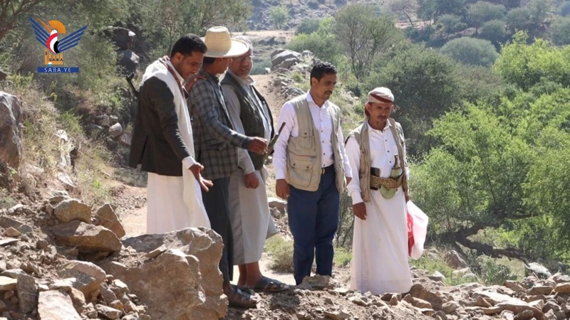 تفقد سير تنفيذ مشروع توسعة ورصف طريق الذيبة في مديرية مبين بحجة