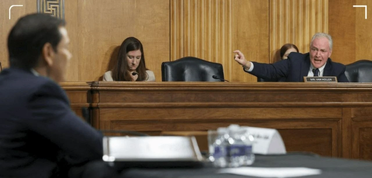 سيناتور أمريكي: لا ينبغي إنفاق سنت واحد على الحرب مع إيران