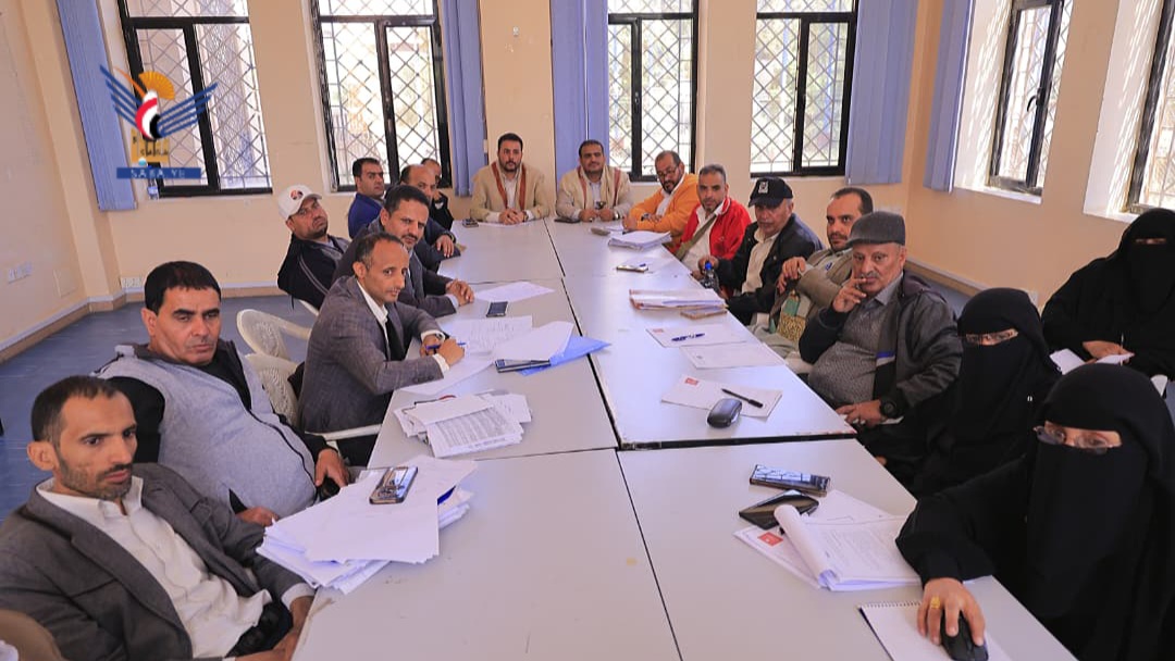 اجتماع بصنعاء يناقش لائحة تنظيم المراكز الشبابية وتطوير نشاط الاتحادات والأندية اجتماع بصنعاء يناقش لائحة تنظيم المراكز الشبابية وتطوير نشاط الاتحادات والأندية