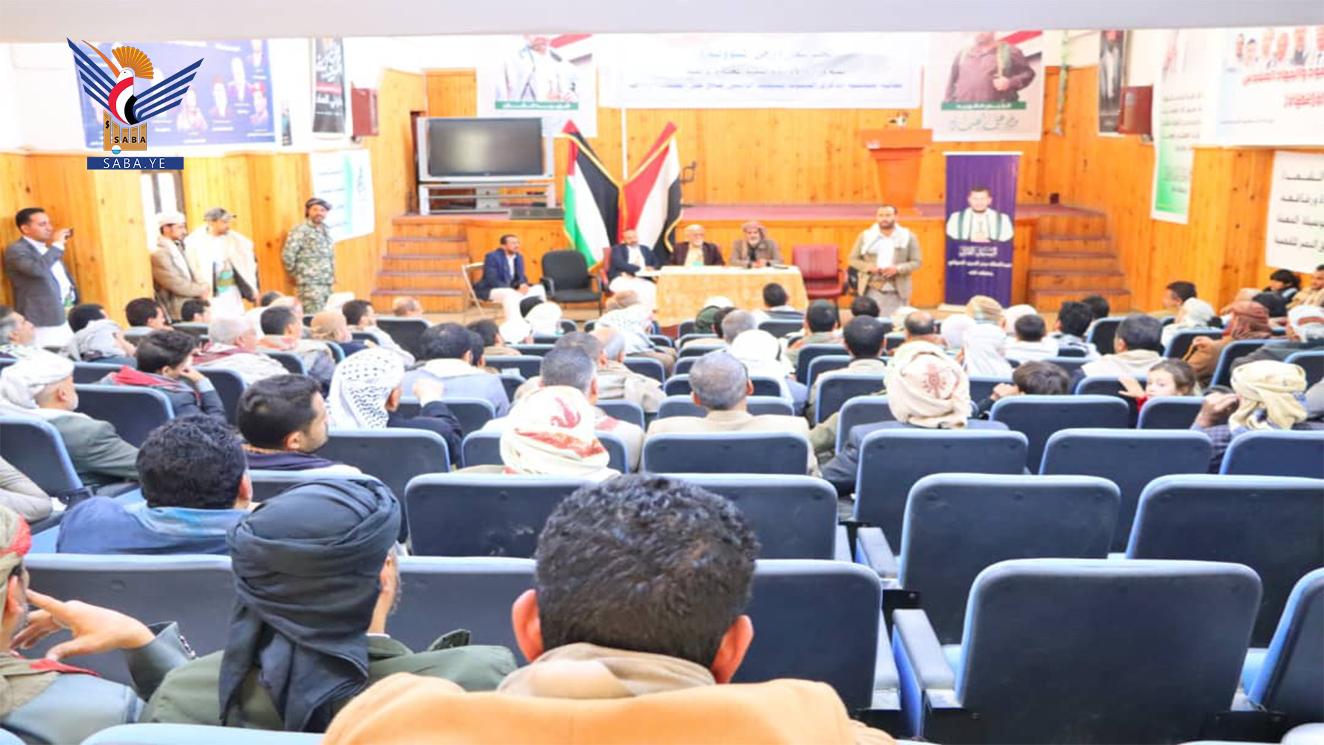 مناقشة دور مشايخ ووجهاء مديرية الثورة بالأمانة في تنفيذ البرنامج الرمضاني